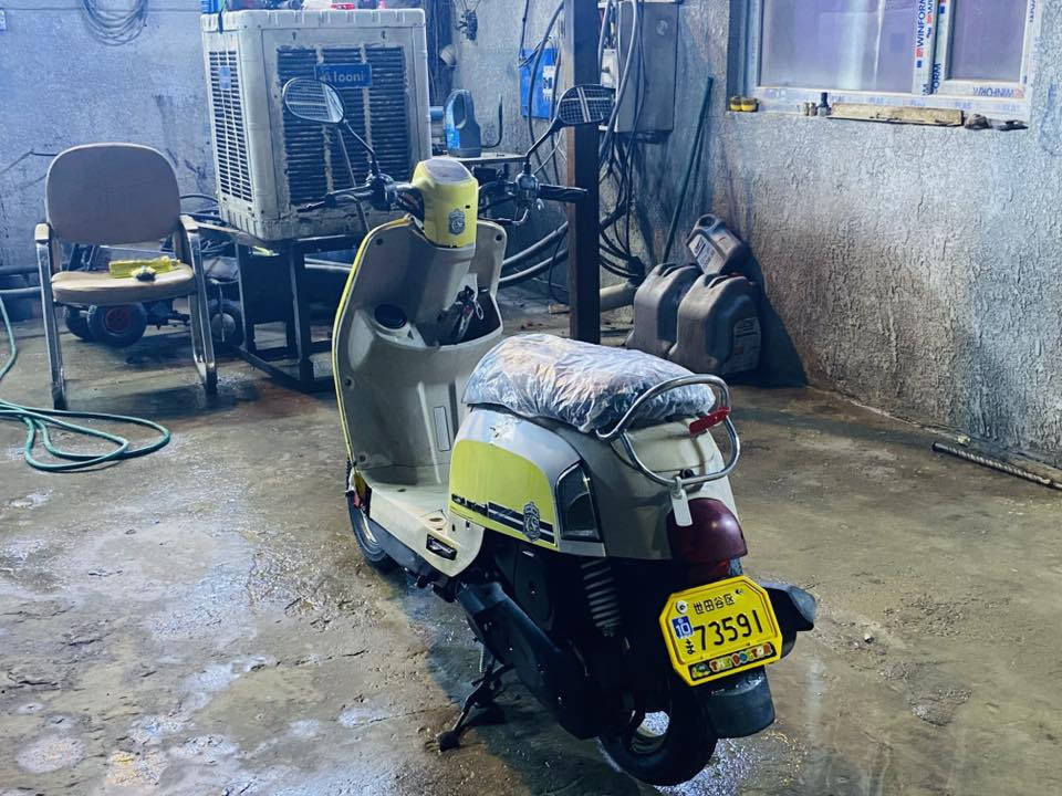 سلام عليكم بوليس داخل كريمي دراجه حلوه وناعمه ماينسمع صوتها شعله معدل عداد سرعه وبانزين شغال الدراجه كلها شغاله بيها نقوصات بسيطه مكينه ما مفتوح بيها برغي كلها بلاديه السعر 550وبيها مجال مكاني بغداد الكاظميه هاذه رقمي بي واتساب ***********
