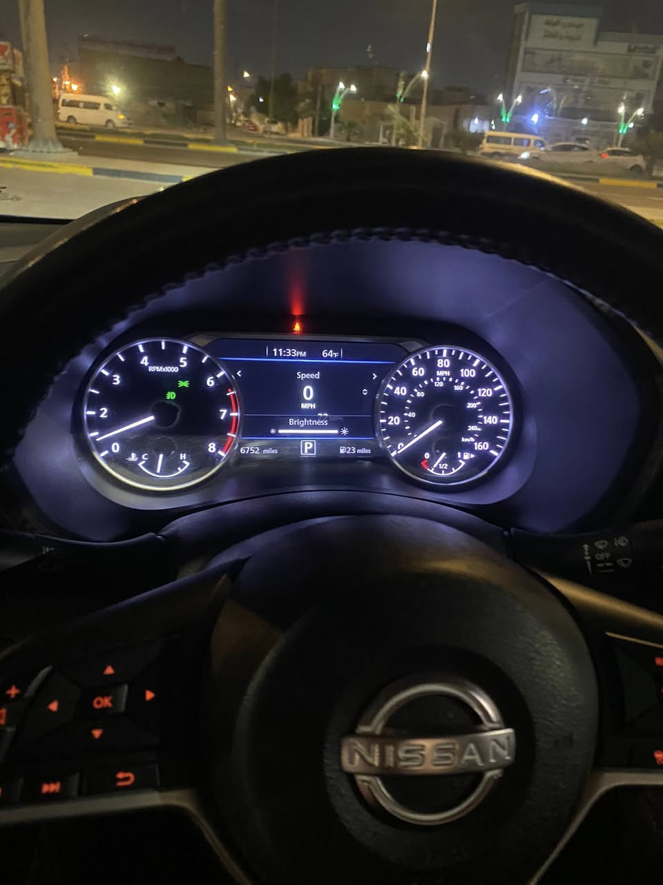 السلام عليكم 
نيسان سنترا SR+ 2023 فول زيرو زيرو ماشية 6 رقم شمالي سنوية جديده لل31 
فتحة 
بصمة وتشغيل عن بعد 
لايت عدستين 
4 كامرات 
رادارات 
كشن كهرباء + هيتر 
ستيرن هيتر 
جلد 
مواصفات ماتخلص 
حادثه فقط جاملغ سايق مبدل 
١٥٣ وبيها مجال بسيط سيارة حيل جديدة وزيرو مكاني بصرة 
***********
