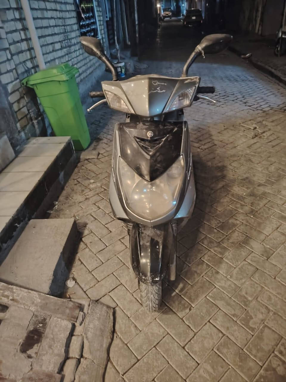 السلام عليكم  
شباب عندي دراجه سكنس للبيع كابريتر خطين السعر 500  عنوان📍بفداد مدينه الصدر الرقم المبايل ***********
