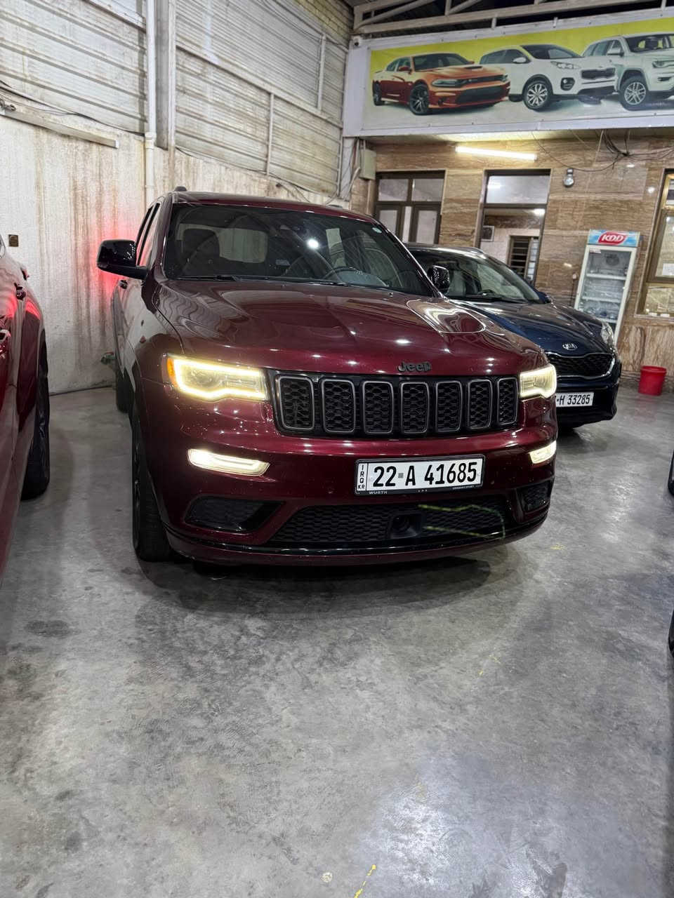 السلام عليكم 
للبيع وجوة السوك وينهم الرغابة والجناية
جيب گراند شيروكي لمتد X لون ماروني 
رقم اربيل ابسمي سنوية هزة كلة جديد 
موديل 2020 فول مواصفات 1/1 
مكينة v8 5700 بحالة لوكالة ماشية 86 الف ميل 
صدر امامي ولخلفي ودسكات وتخم تاير كلة جديد 
عليهة ادامة لمنضومة الاحتراق برغ مابيهة نقص 
السيارة بدون صورة حادث استيراد خاص يوجد فقط تقرير كار فاكس 
بيهة اصطدام امامي خلفي بسيط بدون حرق او غرق او حالوب السيارة بيهة قطعتين صبغ فقط بنيد وقبق جنطة والباقي كلة مكفول بدووون ايربـاك بدون لغد شاصي كفالة 
عليهة برمجة وتعديلات مصطفى ايگل 
السعر 268 وبيهة مجال مكاني بغداد 
*********** بغداد, العراق
