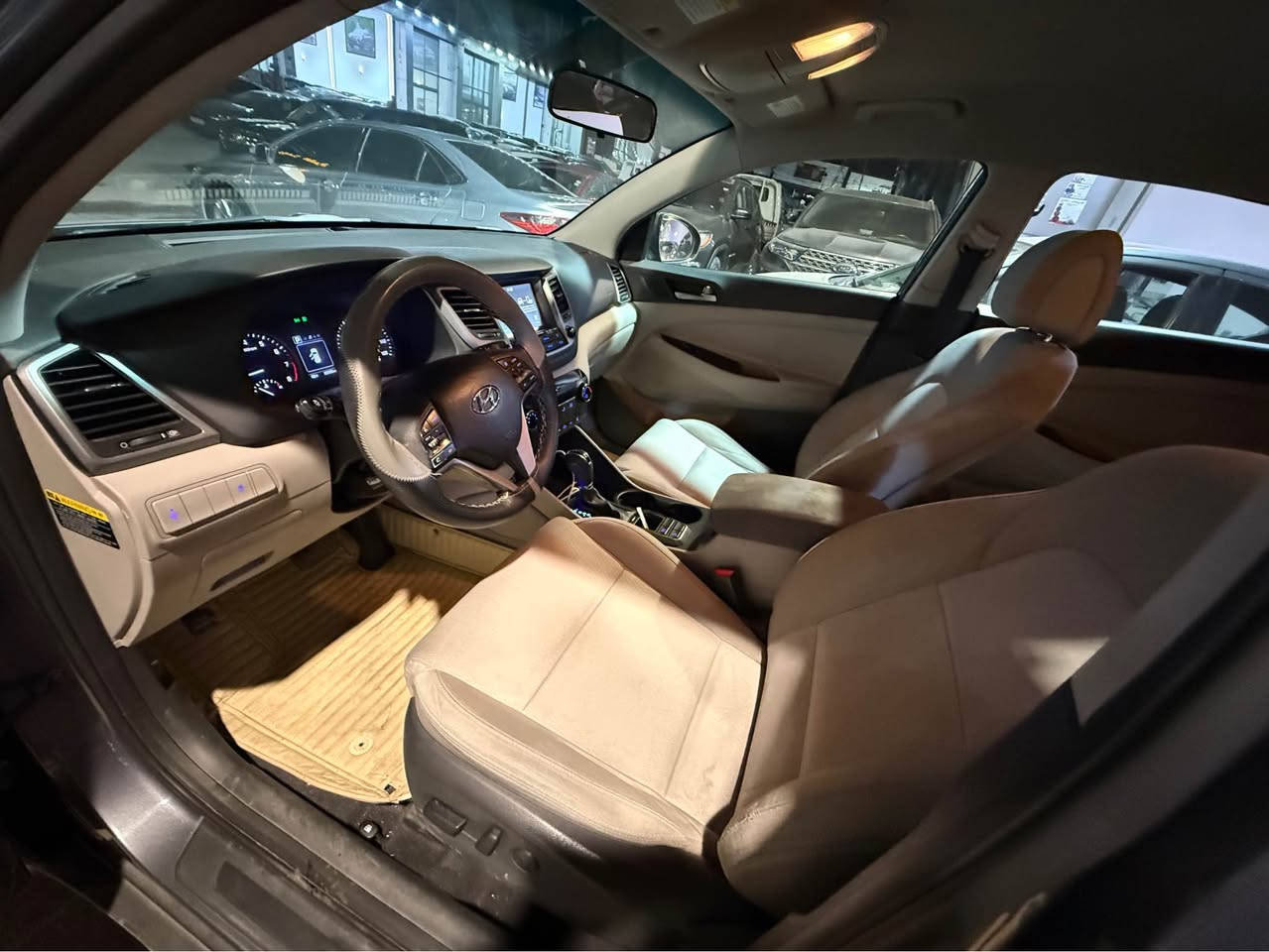 تۆكسۆن ٢٠١٨ 

گێر و مەكینە تەبرید هەمووی بەشەرت 

بۆنیت و چاملغ سبوغ بەبێ ناوگرتن بەشەرت 

ئێرباگ سیستم بلادی ٨٧ هەزار  رۆشتوە 

رەقم و سنوی هەمووی نوێیە  

سعری فرۆشتن ١٤٥  كەمێك مەجال 

0.7.5.0.4.6.9.4.9.4.1 أربيل, العراق
