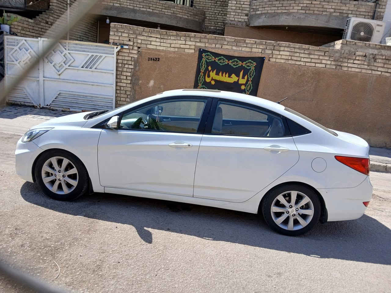 اكسنت خليجي موديل 2015 
مكينة 1600 دوش 
كير مكينة مكفولات 
تبريد خير من الله 
بيه صبغ بنيد موضح بسونار أثر حرك 
سيارة مكفولات من ضربه 
فقط يحتاج صدر خلفي 
العنوان بغداد ابو دشير 
***********
سعر ٩٥ وبيه مجال
