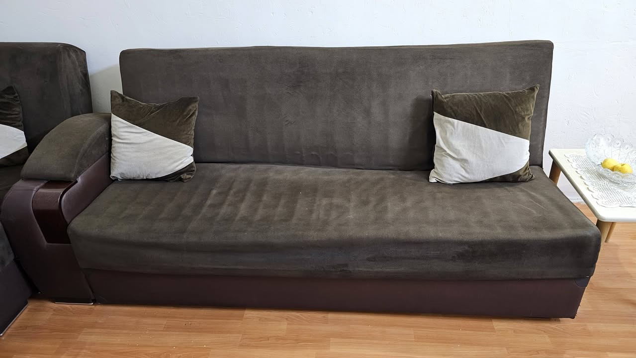 السلام عليكم
ديوان كورنر عشر مقاعد للبيع
 نظام السرير وبي مكان خزن 
ويا كوشات عدد ٦ 
استخدامة متوسط مثل ما مبين بالفديو 
رايدة ب٢٥٠ وبي مجال 
للشراء تواصل ع واتس ٠٧٧٠٢٥٠٩٩٠


**إذا كنت صاحب هذا الإعلان وتريد حذفه لأي سبب، رجاءا أرسل رسالة إلى الدعم الفني**