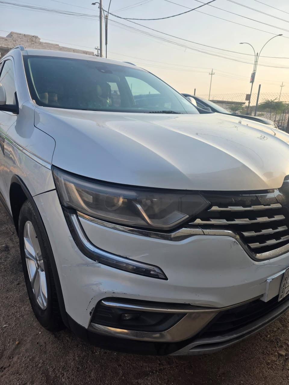السلام عليكم للبيع رينو كوليوس موديل2021
نص فول

💥مواصفات السيارة 💥
✨ المحرك 4 سلندر  2.5L ياباني
✨ ناقل حركة أوتوماتيك 7 سرعات
✨ دفع رباعي 4WD
✨حساسات 360 درجة
✨كامرا خلفية دوارة
✨مصابيح امامية LED زينون   
✨️ مصابيح خلفية LED 
🛞 ويل كب 19
✨️ اشارة في المرايا الجانبية 
✨️ المرايا قابلة للطي تلقائياً
✨ رادار جانبي (نقط عمياء)
✨عدد AIR BAG 8
✨ هاند بريك كهرباء 
✨ مكابح ABS 
✨ شاشه apple car play و android auto و GPS باللغه العربيه
✨ تحكم مقود
✨️منفذ طاقة 
✨ تتسع المقصورة لـ 5 ركاب
✨مقاعد جلد و تدفئه للمقاعد الاماميه
✨ اضاءة led داخل الأبواب 5 الوان
✨ لوحة العدادات متغيره 4 أشكال
✨ تثبيت مقعد الأطفال ISOFIX 
✨  تبريد مناخين للسائق و الراكب مع تبريد خلفي
✨ مقابض ابواب نيكل مع زر بصمه
✨ نظام مانع الانزلاق 
✨حاملات اكواب مبرده
✨ سستم صوت BOSS
✨دمام خلفي
✨صندوق كهرباء
✨فتحة سقف بانوراما
✨اريل نفيگيشن
✨نظام الركن التلقائي autopark
✨المرأة الوسطيه بخاصية تعتيم ذاتي
مكان السيارة البصرة 
السعر 150  
للاستفسار / ***********
