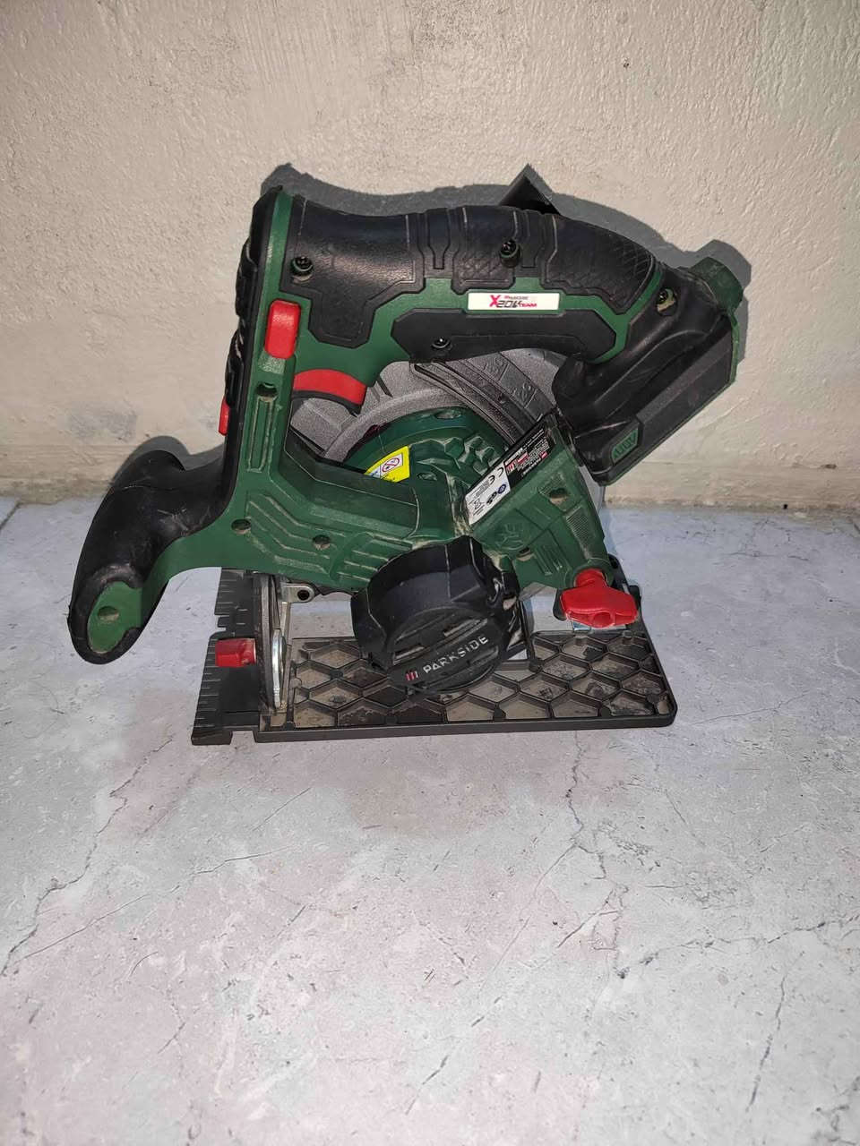 منشار قرصي شحن بارك سايد الماني 
بدون شاحن وبطارية 
يتوفر توصيل لكافة المحافظات بغداد, العراق


**إذا كنت صاحب هذا الإعلان وتريد حذفه لأي سبب، رجاءا أرسل رسالة إلى الدعم الفني**