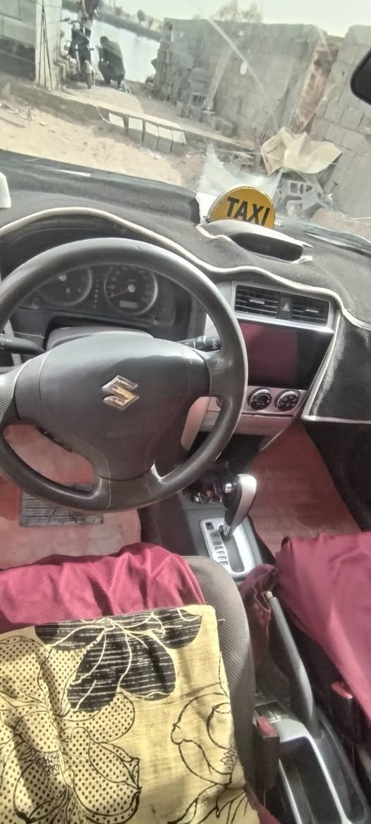 سيارة ساسوكي ليانا للبيع موديل 2005 رقم بصرة حرة تريد وكاله تريد تحويل راعيها بلحيانيه عندي بيها وكاله عامه  السيارة بديها زين لون ابيض سنويه لل28 يرادلها شوي ترتيب بيها ربل ولف الصبح من شغل اطلع دخان ابيض كير مكفول ستوة شاده وبيها المشط جفته ورجع شوي ثكيل الباقي مابي شي شاشه بلوتوث سماعات حدادية نص عمر تايرات الكدام ستوة شادهن نضاف السعر 45 ورقه وبيها مجال قليل.  الشراي يتصل *********** مكاني بصرة كرمة علي
