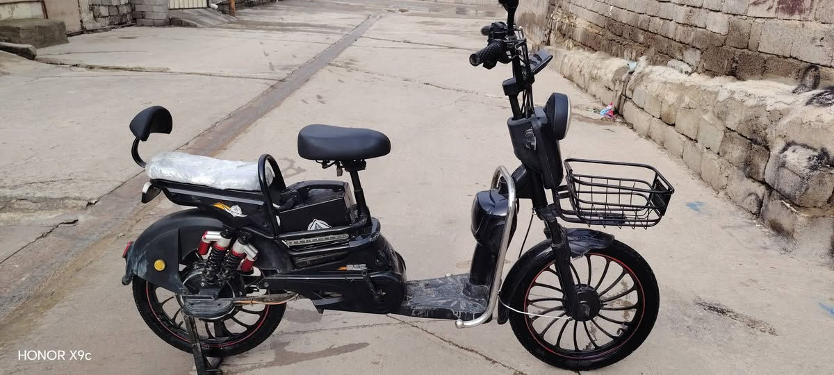 اسلام وعليكم مطوره شحن مامبدل اي شي كرد وبصمه يشتغل والسعر 200وبي مجال شي قليل *********** و***********
