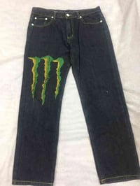 ماركه عالميه  ‏‏بطرون من مونستر الي هوات الدرجات قياس الكمر 32 العنوان...