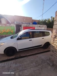 رينو لودجي 7 راكب للبيع اومراوس موديل،19 اوتوماتيك ماشيه 90الف حره بأس...