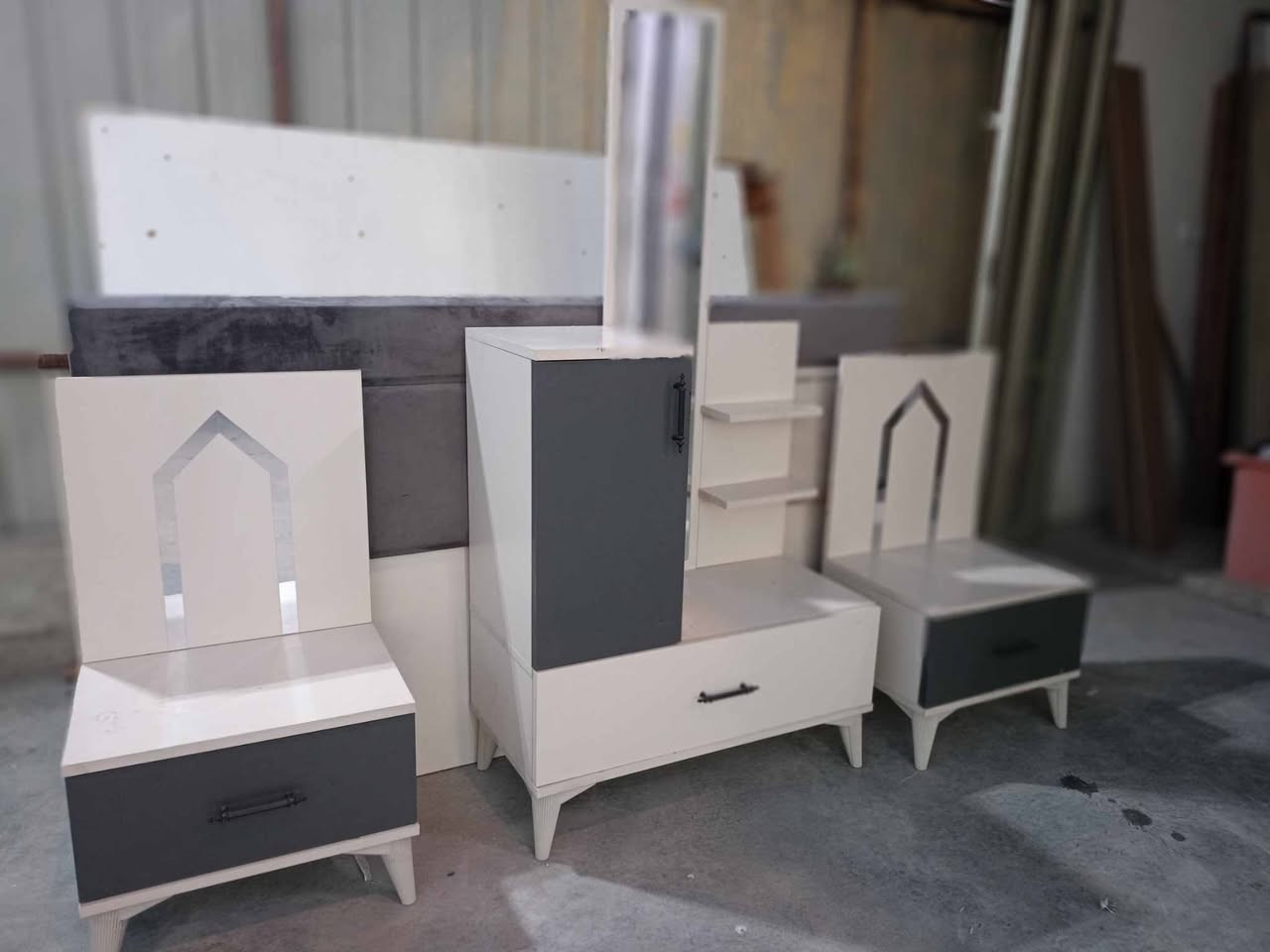 غرفة تركي 🇹🇷 مستخدام 5قطع  ✨✨
نضافه 90 💯
ابواب  💖
مع شد🪛 ونقل 🚚  مجاني  داخل بغداد  محافظات بكروه ***********
