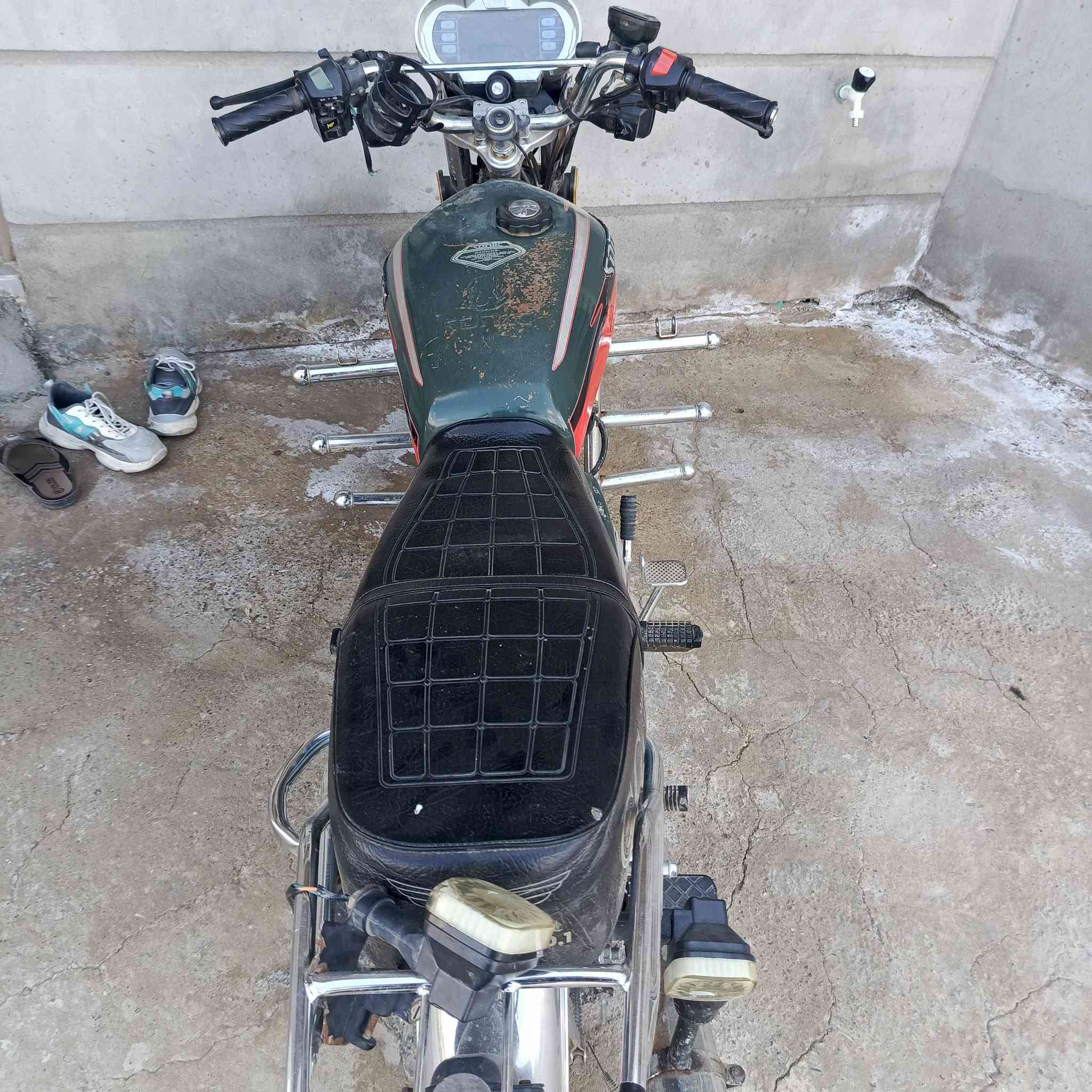 سلام عليكم دراجة سيفان موديل 2024
&تاير خلفي تعبان و باتري تعبان فقط 
مكان ديالئ الخالص 
سعر 650بيهة مجال بصيط


**إذا كنت صاحب هذا الإعلان وتريد حذفه لأي سبب، رجاءا أرسل رسالة إلى الدعم الفني**