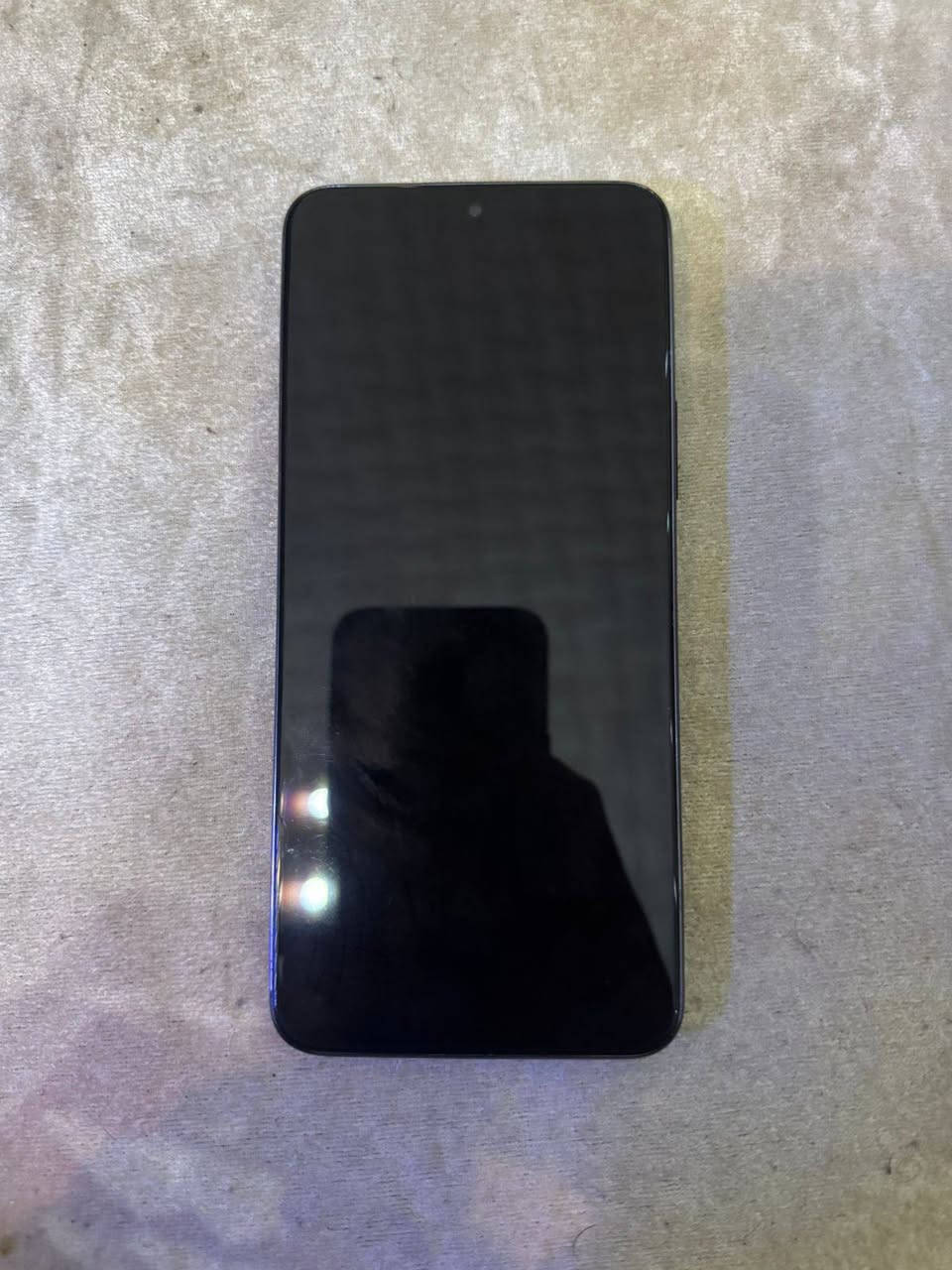 ‏honor X8 ذاكره 128
عشوائية 6+6 افتراضيه 
جهاز نضيف استعمال يومي ممفتوح ولا مصلح بي بس كسر بلعدسة الخلفيه مال كامره و ممأثره علتصوير سعره 150 الف للأستفسار 
*********** او خاص
