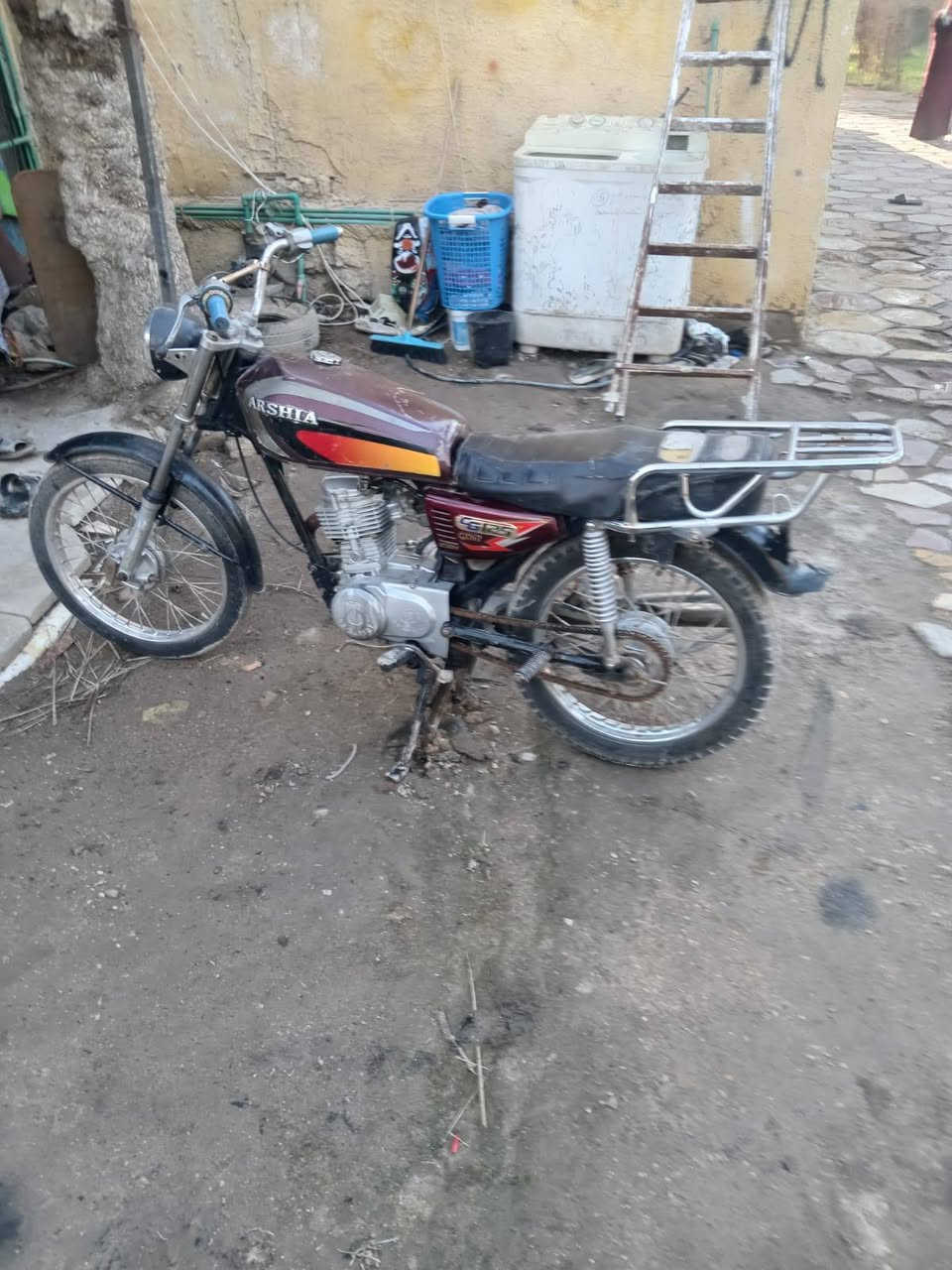 للبيع اربعه كير كلك مكينه ارشه 20دراجه حلوه مال شغل شراي اتصل ‏‪0771 674 4989‬‏ السعر 250وبيه مجال
