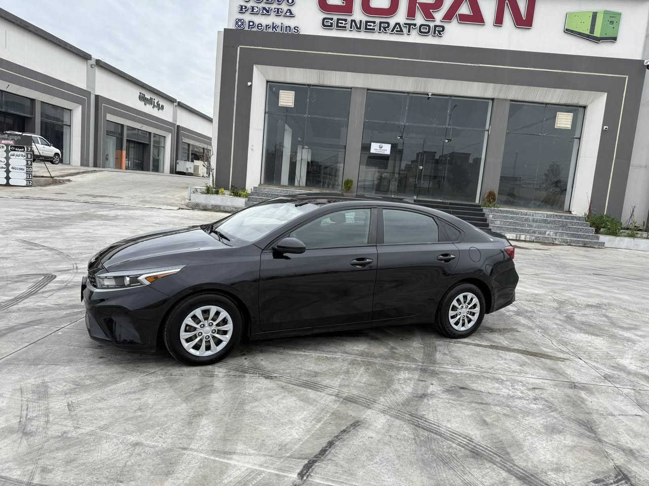 سلام عليكم
فورتي موديل 2022
مرقم اربيل 
موصفات 
شاشة 
مانع انزلاق 
توقف ذاتي 
قيادة الي 
تحديد مسار 
انظمة قيادة سبورت عادي eco
الضرر جاملغ وباب صبغ 
بدون ايرباك بدون دواخل 
شواصي لغد كلها شرط
ضرر مرفق بالمنشور
السعر 135 
تحويل وكالة بشرط 
للاتصال
 ***********محمول
 *********** واتساب  
عنوان الموصل
