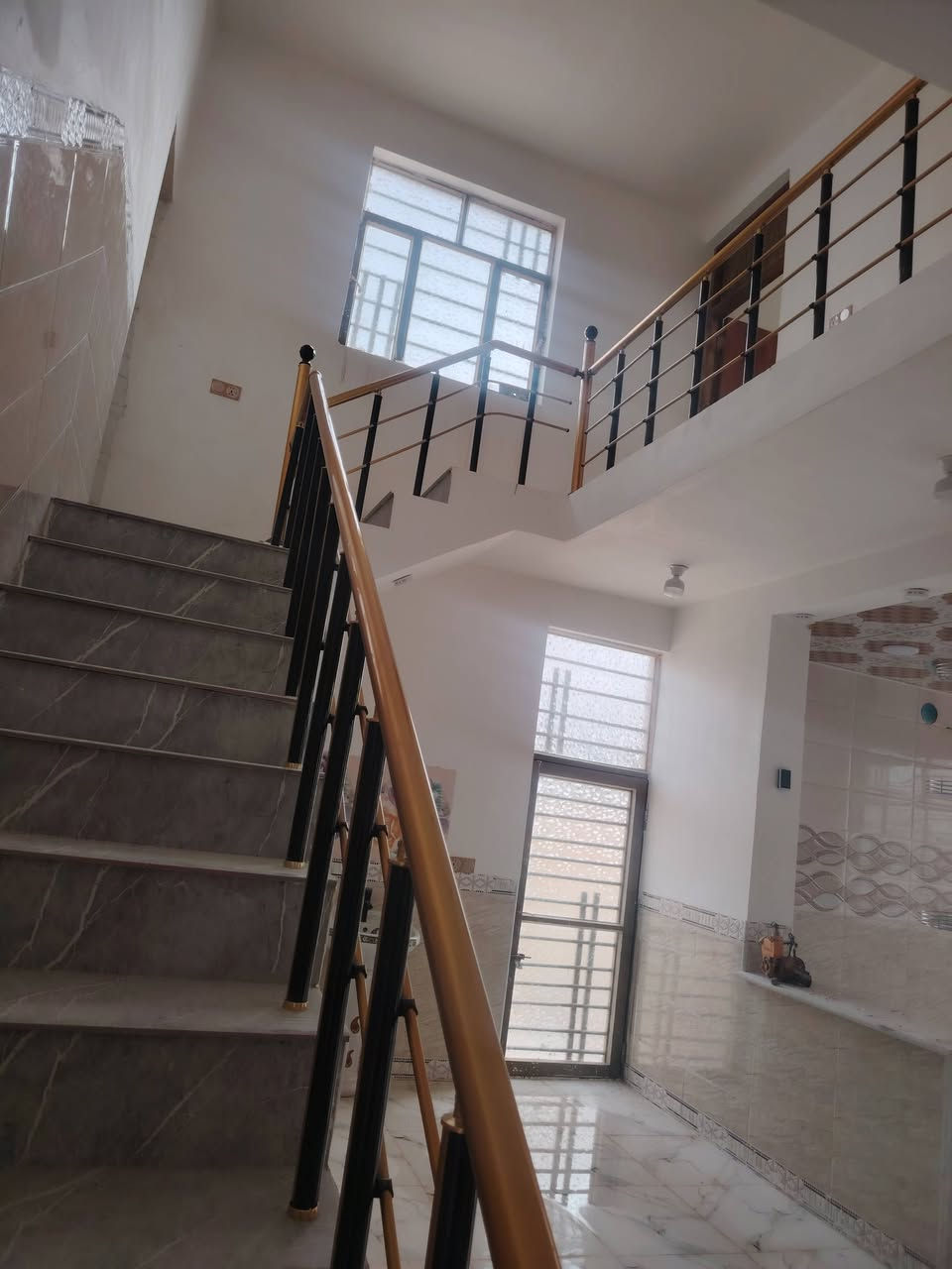 من رخصت الادمن المحترم بيت 170متر واقع حال 225 بيت جديد مامسكون بي غرفتين وصاله ومطبخ استقبال حديقه كراج المسيب حي المرتضي السعرب117 وبي مجال *********** او مراجعه مكتب دلهي مقابل مطعم عمو مهدي
