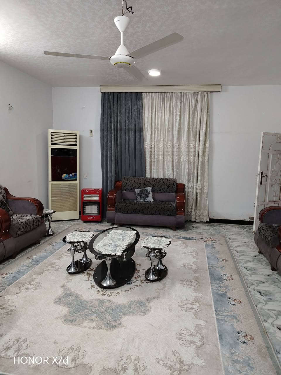 🏠 / دار للبيع المساحة ٢٠٠ م طابو صرف 

                     واجهه ١٠ م / نزال ٢٠ م

🧱 بناء سنة ٢٠١٥

الطابق الاول / مطبخ . أستقبال  . هول .غرفتين نوم . مجمع  صحيات  . كراج كبير . 

الطابق الثاني / اربع غرف نوم . هول . مجمع صحيات 

🌏 الموقع / حي الشهداء الاولى مقابل مستشفى التركي خلف قرية مول على المتنزه مباشرة قريب جدا من شارع ٨٠
#لمعرفة_السعر  (((مراسلة الصفحة )))

 للأستفسار أكثر مراجعة مكتب 

#بشار_للعقار_والمقاولات بداية شارع الحسينية من جهة شارع ٦٠ او الاتصال       

***********.   ***********
