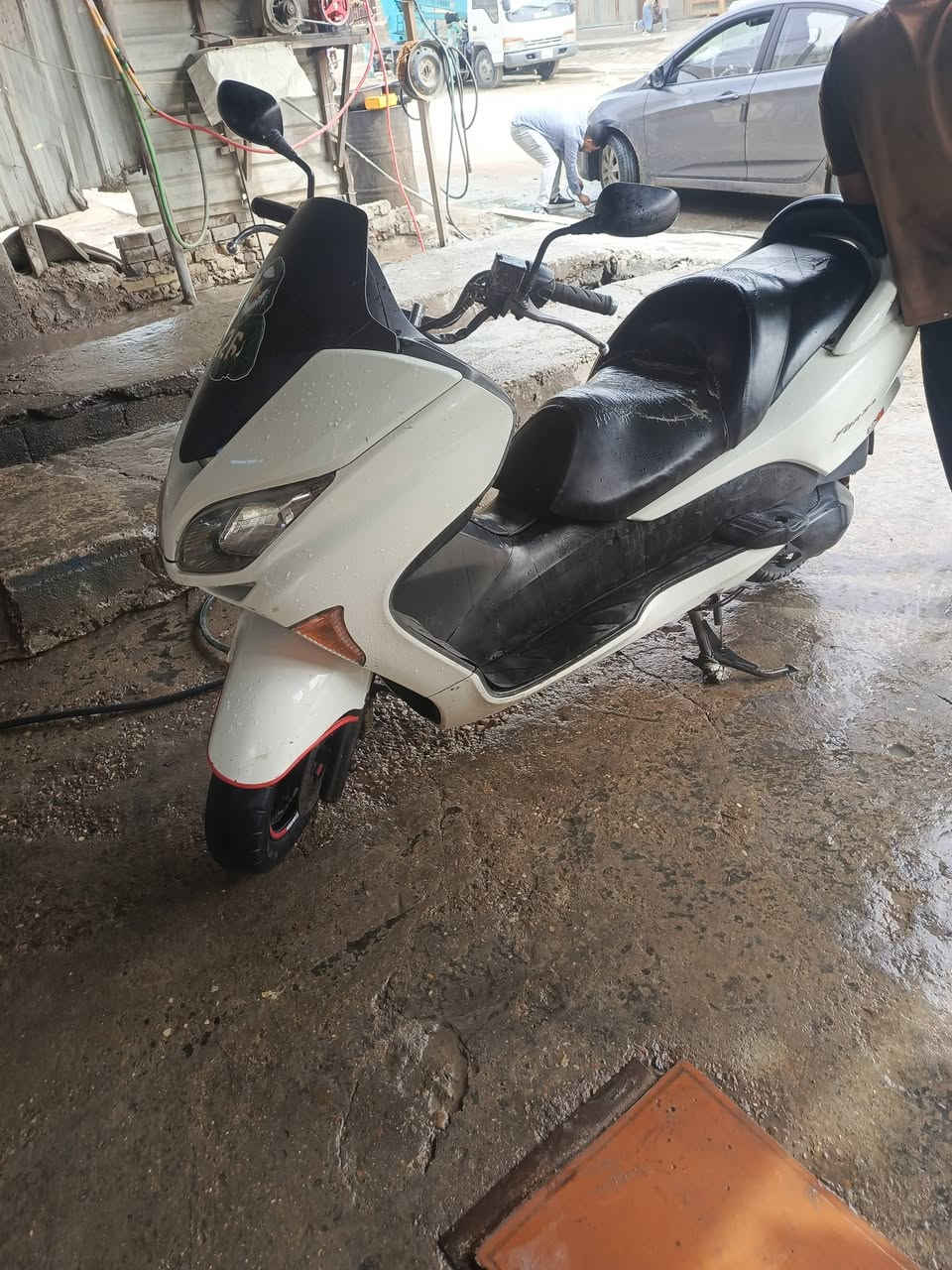 سلام عليكم 09مكفوله كلشي شغال وراق كامله مكينه ممفتوحه جاهزه من كلشي للبيع السعر 700العنوان بغداد المدينه ***********
