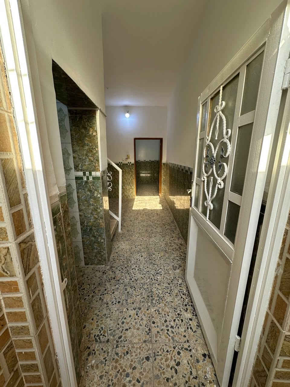 50 متر حي السلام خلف شارع المطبات 
*********** واتساب متوفر
