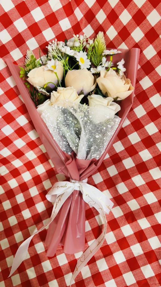 هلو حبايبي جبتلكم عرض 🩵
تطلبون من بيجين يوصلكم بتوصيل واحد بشرط الطلب يكون من خلال هذا الحساب راسلوني وتدللون🥰
احلى الهدايا بوكيه ورد صناعي شبه الطبيعي🌹
عيد الام تستاهل ست الحبايب ❤️
#بوكيهات
#مسكاة
#مسكةالوردةالواحدة
#هداياعيدالام
اطلبوا من خلال هذا الحساب 
#من بيج شذر هاند ميد
شذر ستور
بوكيه+عطرمغلف  على ذوقكم
يوصلكم بتوصيل واحد
توصيل الف داخل المجمع


**إذا كنت صاحب هذا الإعلان وتريد حذفه لأي سبب، رجاءا أرسل رسالة إلى الدعم الفني**