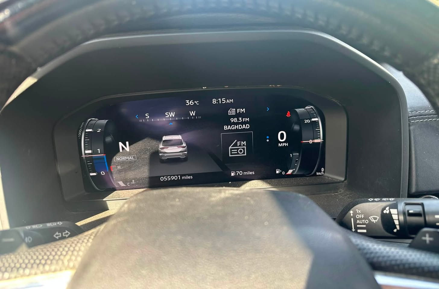 سلام عليكم
للبيع اوت لاندر اس اي
‏Mitsubishi Outlander SE
Black edition 
الموديل : 2023
اللون : نيلي
عداد المسافة : ٥٥ الف
حجم المحرك : 4 سلندر (2.5L) دوش المرغوب تنفس طبيعي 
الضرر : فقط بونيد تبديل قطعه وحده 
حادثها موضح بالصور
رقم بغداد باسمي 
تعتبر السياره فول عدا الفتحه فقط
المواصفات : SE black edition 
شاشه عداد ديجتال 
شاشه حجم كبير تدعم واير ليس ابل كار بلي 
بصمة
ابواب بصمة
هاند بريك بصمة
دخول ذكي بصمة 
4 كاميرات 360 درجه 
تبريد قطعيتن امامي وخلفي
صندوق كهربائي
مراية اشارة ورادار وكامره 
ويل كروم اسود مال بلاك اديشن 
تحكمات استيرن
اضاءات زينون كامل امامي وخلفي
حساسات امامي خلفي
رادار مانع تصادم امامي 
تحكمات ستيرن جهتين 
كروس سرعة
كير شفتات خلف الستيرن 
وضعيات قيادة 6 
هاند بريك بصمة 
نظام اوتو هولد 
نظام مانع الانزلاق 
عدد المقاعد 7 راكب 
مراه طي كهربائي 
السياره ما بيها ولا نقص وكلشي بلادي بيها وشغال حتى لايتاتها اصليه وحادثها مبين بالصور فقط صار تبديل بيها بونيد وبيها بارد هنا من ضربه دراجه بسيط بباب السكن وجاملغ الخلفي وماشر بالصوره
السعر ١٨٥ ورقه وبيها مجال رقم بغداد وباسمي 
السياره فقط تحتاج تايرات خلفيه شويه تعبانه غير هيج مابيها اي نقص
اي استفسار اتصل ع الرقم ***********
مكان سياره بغداد العطيفيه ‏
