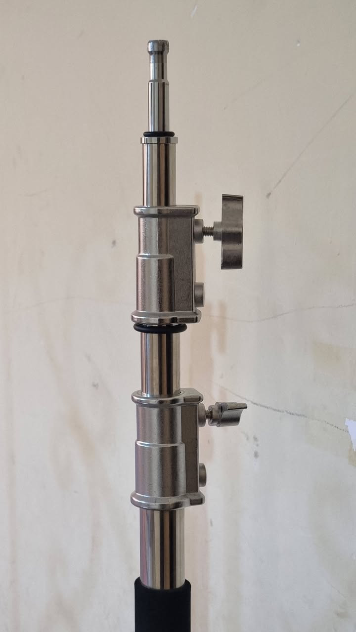 استاند استيل ثقيل هايدروليك ارتفاع 4 متر 
جديد السعر الواحد 75 الف متوفر توصيل


**إذا كنت صاحب هذا الإعلان وتريد حذفه لأي سبب، رجاءا أرسل رسالة إلى الدعم الفني**