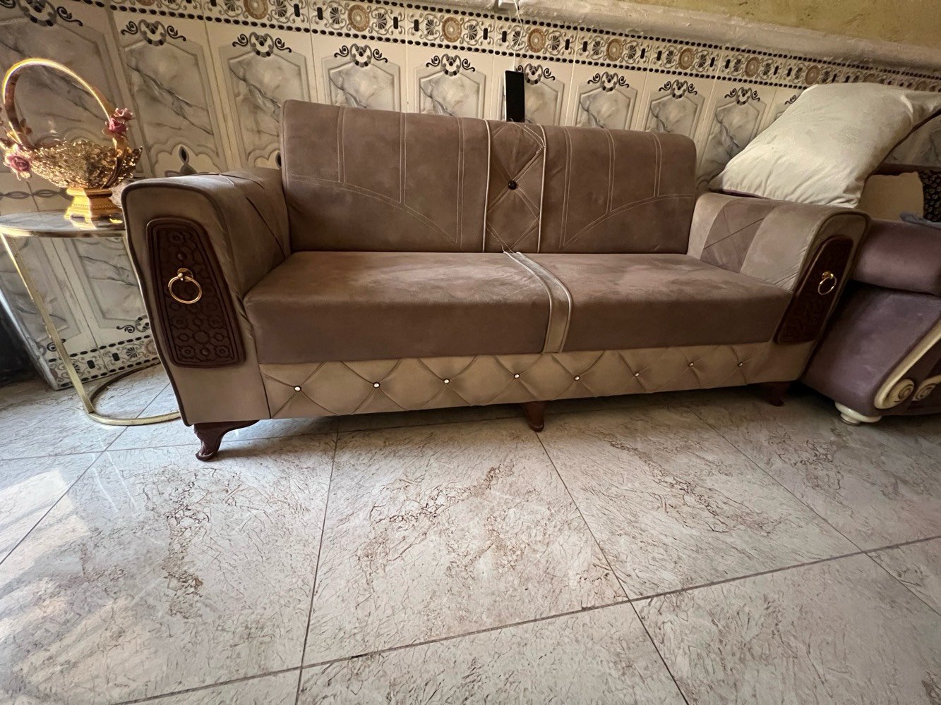  قنفات صاله استقبال معقدين ٢  صغار ومعقد٣ كبار سعر ٣٥٠  رقم :***********