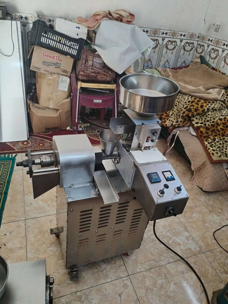 مكاين تخم كافت أصناف
شتريد موجود مكان تاجي منشأ نصر
***********
