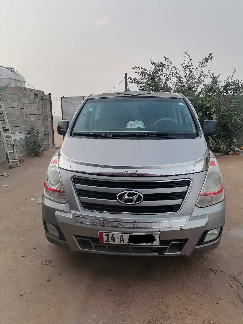 السلام عليكم 
سياره ستاركس سياحي 2017اصل (مكفوله من الضربه) بيها صبغ 3قطع من كوريا.(مكينه نص بنص). رقم بصره سنويه مصفره ل30
مكاني بصره.. ***********.سعر 225
