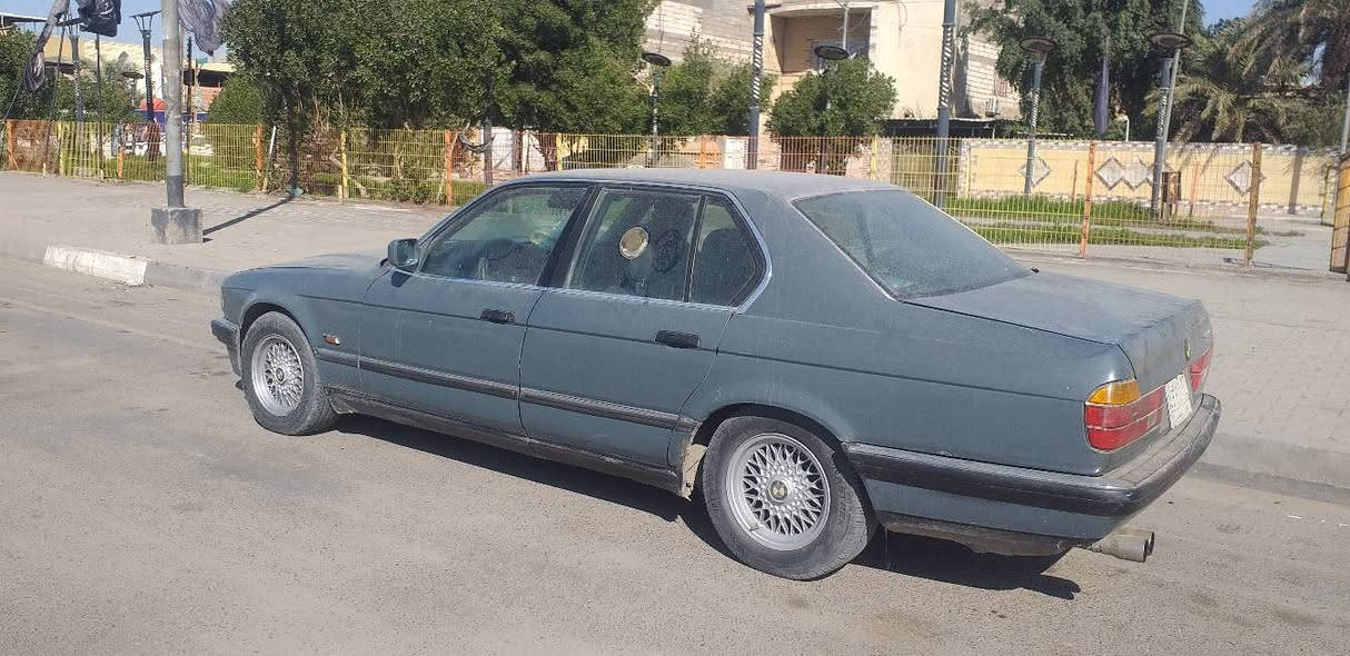 بي ام ١٩٨٧
٧٣٥ مشروع وطني محرك فيفتي 

تبريد شغال سياره جاهزه  

نقص حداده خلفيه رقم ***********   
سعر ٣٣
