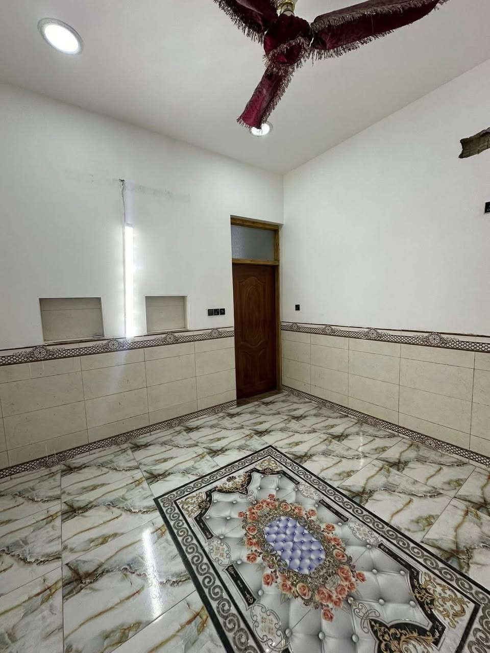 �✨ دار للبيع فرصة مميزة ✨🏡

🔹 المساحة: 80 متر
🔹 نوع الملكية: طابو صرف
🔹 البناء: جديد من الأساس 🧱
🔹 الحالة: جاهز ونظيف جدًا ومتكامل ✔️

📐 التفاصيل:
دار طابق واحد
تتكون من:

 • ستقبال مريح 🛋️
 • مطبخ 🍳
 • خدمات 🚿
 • غرفة نوم 🛏️
 • وباقي الملحقات كاملة

📍 الموقع: الدورة - أبو دشير (خلف المركز)
🏠 البيت جاهز للسكن فورًا

💰 السعر: مناسب جدًا مقارنة بالموقع 🔥

📞 للاستفسار: ***********
