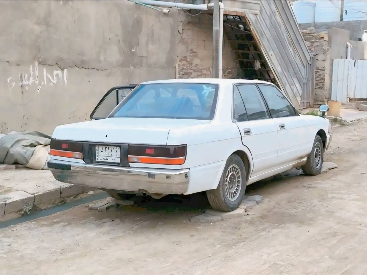 سياره كراون سيدان للبيع السعر 40
***********
