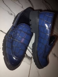 قياس ٤٣ • جديدة • للبيع