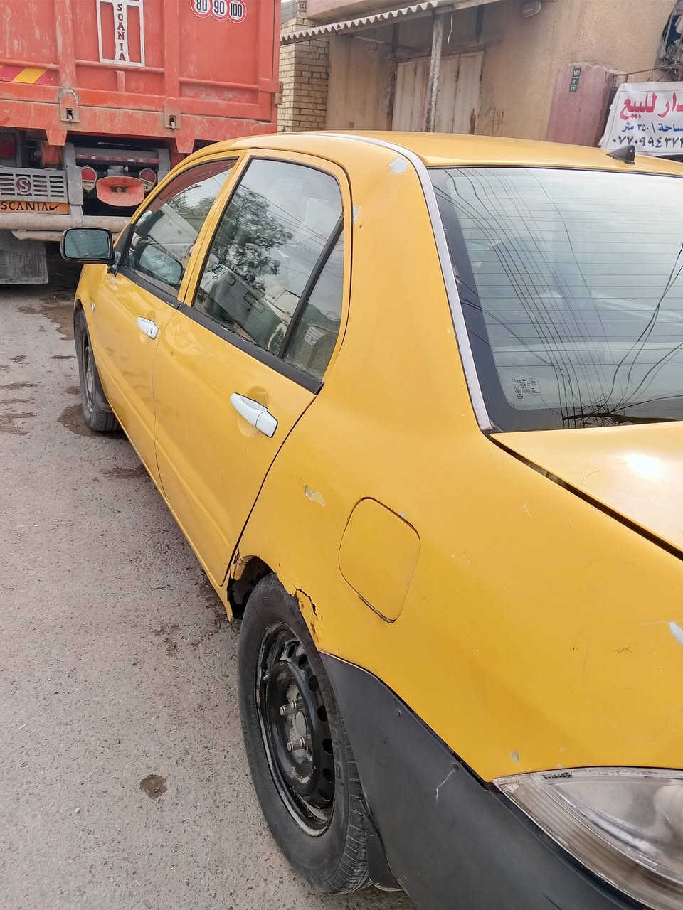 السلام عليكم
لانسر موديل 2007رقم ميسان  بسمي كير اوتماتيك تخم تاير جديد صدر نضيف سياره شغاله تبريد يشتغل  سنويه صاقطه مكاني بغداد 
سعره 45 ورقه 
رقم الهاتف ‏‪***********‬‏
