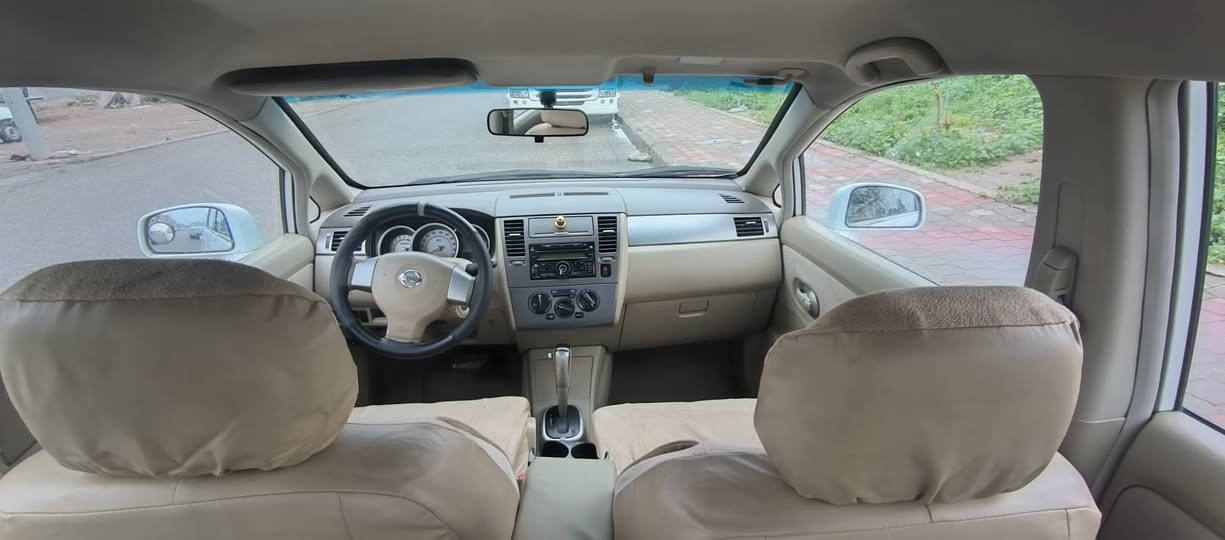 نیسان تیدا 2009سپی بەفری چەمپەکی دواوەی هەیە قەپاغ صندوقی بۆیاغە کەمەک شانەکەی بۆیاغە گێڕ و مەکینە تەبریت بەشەرتە سنوی بەسەر چوە  ناونیشان هەولێر فرمانبەران سعری 82 مەجالەکی کەم *********** ژ.م أربيل, العراق
