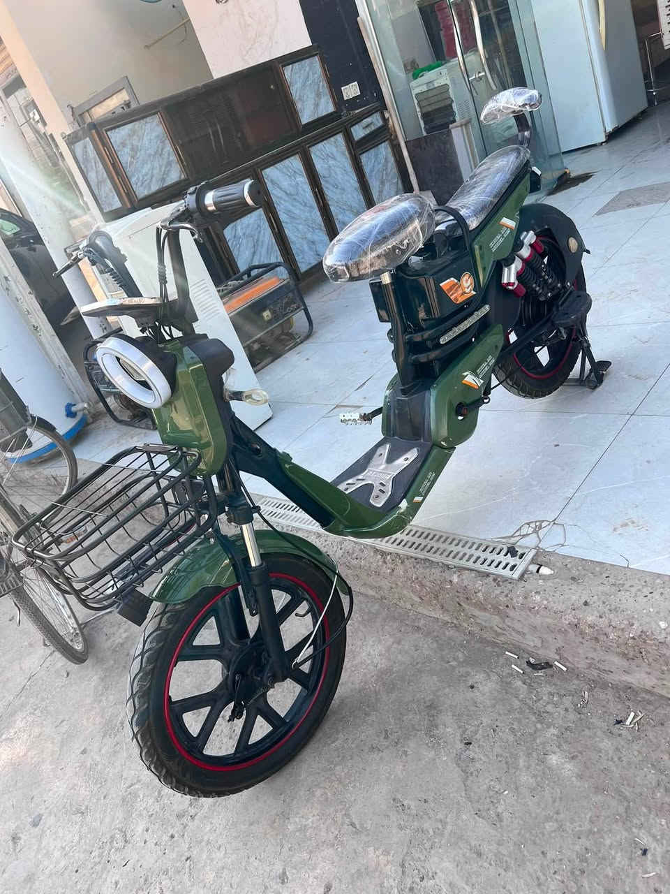 دراجة شحن البيع موديل25 أربع بطاريات على فحص بعدهة جديدة ٣سويجات كارتين تشغيل السعر 300 وبيه مجال المكان ديالى بعقوبة التحرير يم ماريا مول الاتصال ***********
