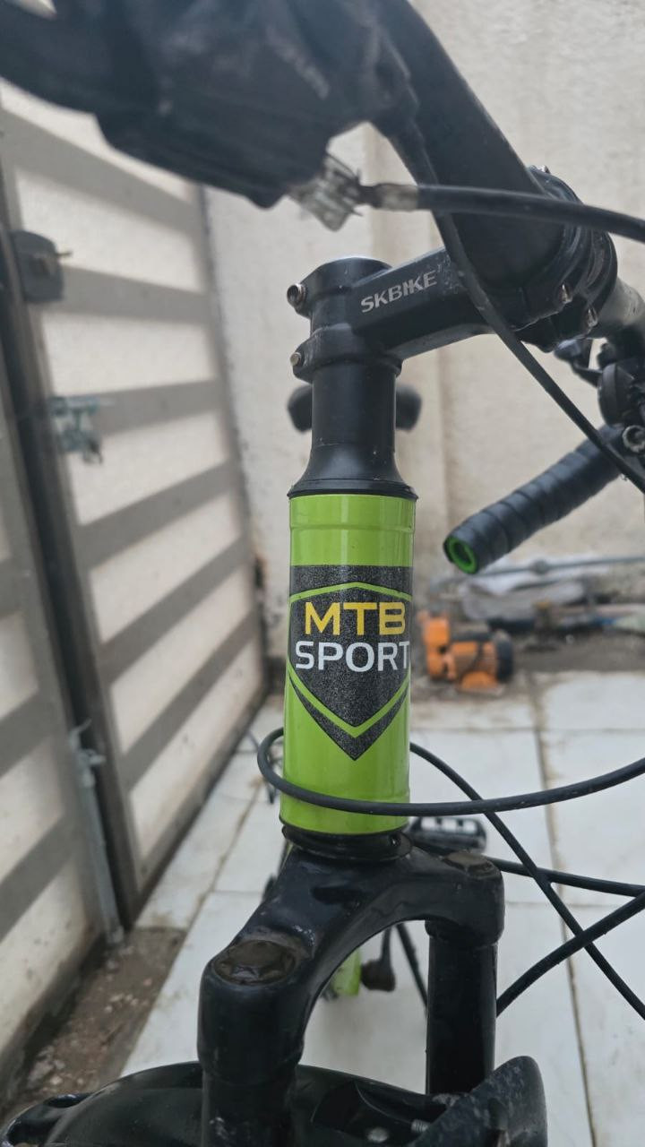 بسعر 100 الف

بايسكل من شركة MTB جبلي نضيف 
البايسكل سبورت 
للتواصل ***********
