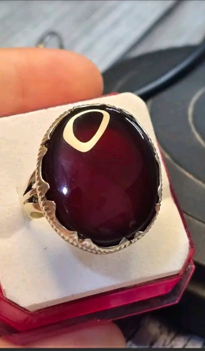 عقيق يماني كرز الكرز جميل جدا جدا صياغه يدويه نجفيه دزاين عنوز فضه عيار 925 قطعه  روعه الاستفسار خاص


**إذا كنت صاحب هذا الإعلان وتريد حذفه لأي سبب، رجاءا أرسل رسالة إلى الدعم الفني**