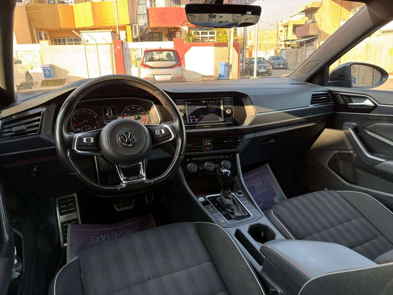 سلام عليكم
Jetta gli بيع او مراوس بسلفرادو 

 مكينه 2000 تيربو صاروخ وستووووك مملعوب بيها

وكير 7نمر dsg
رقم اربيل تحويل ثاني يوم

داخل ١٠ الوان

موديل 2021

ماشيه ٥٢ الف  فقط

مواصفات السياره

بصمه

رادار

كشنات تدفئه

4 وضعيات قياده

لايتات زينون

السياره حيل حلوه وكاعده ونضيفه وضع شركة ضررها باب السايق فقط بدون ايرباك 

ومناقصها اي شي كامله مكمله تاخذها ربع مصرف مابيها السياره
 
***********
