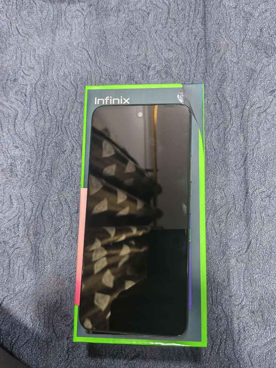 السلام عليكم 
الجهاز جديد مستخدم ١٩ساعه فقط 
infinix HOT 60i
الذاكرة 265 8رام البطاريه 5160 120HZ
يشغل ببجي 60فريم
شاحنه الحهاز 45واط سريع
الكامره 50MP
مدعوم بAI
باكيت الجهاز موجود بلكامل هوا وملحقاته
السعر 200وبي مجال
بغداد الغزاليه ***********واتساب المو شراي لا يراسل
