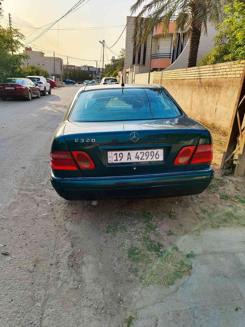 السلام عليكم 
من رخصة الأدمن المحترم
  سيارة ام عيون موديل 96 رقم كربلاء بإسم الحجي رقم انگليزي الجديد سنويه لل2027
  محرك 4 سلندر حجم 230 قبغ ابيض الاقتصادي ضد العطل
السيارة ينرادلها ترتيب نبيع هالموجود 
السعر 48 ورقه وبيها مجال حگ الجيه 
مكان السيارة الحلة مركز المدينه
أو نراوس بـ ام عيون نظيفه ومرتبه والفرق نقد
ترايها وين ميعجبك 
للإستفسار رقم صاحب السيارة *********** الحاج ابو اسامه
