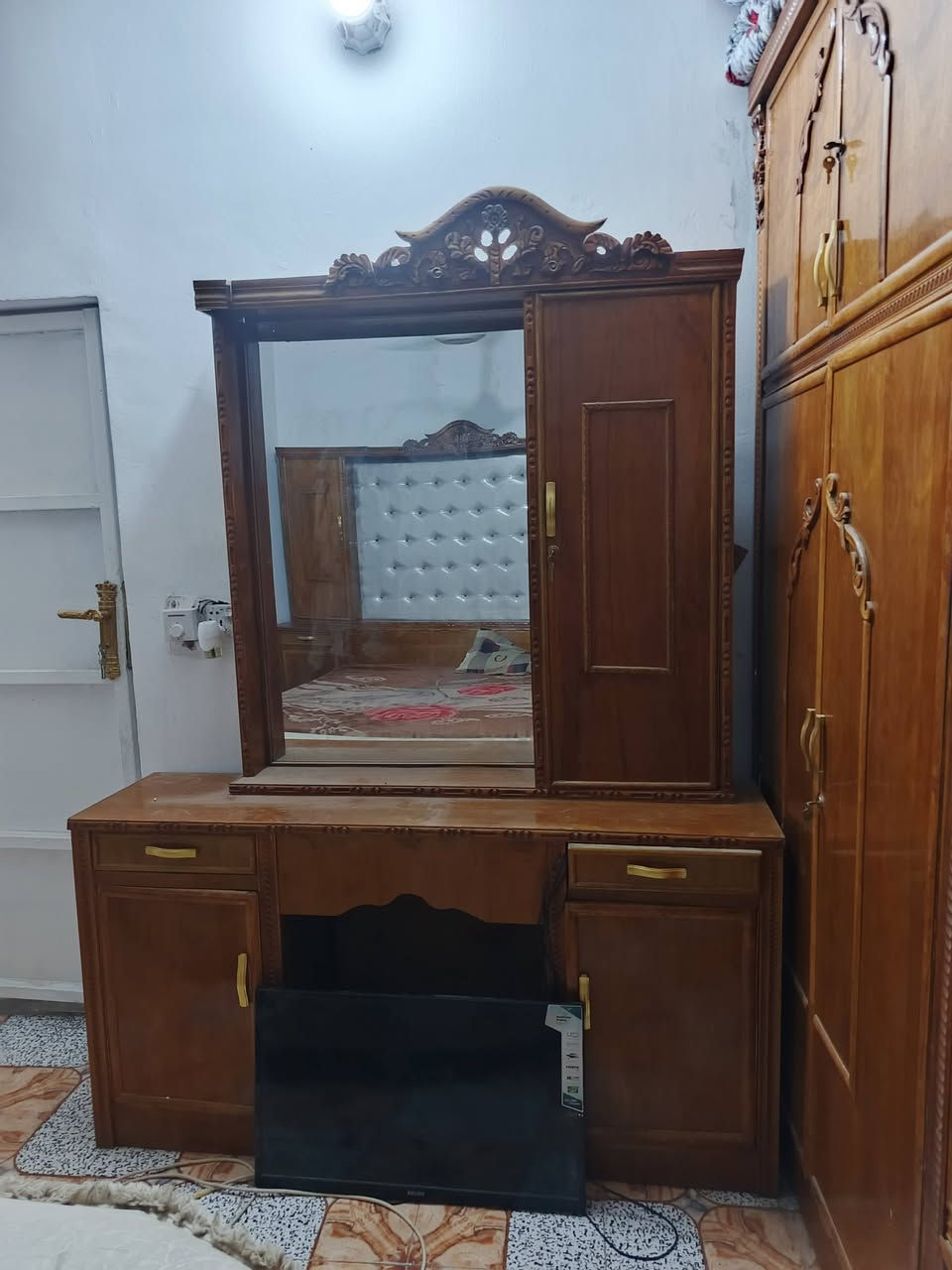 غرفه صاج نضيفه كلش استعمال قليل مكاني بابل حله سعرها ب850وبيها مجال شراي يتصل على هذا الرقم ***********
