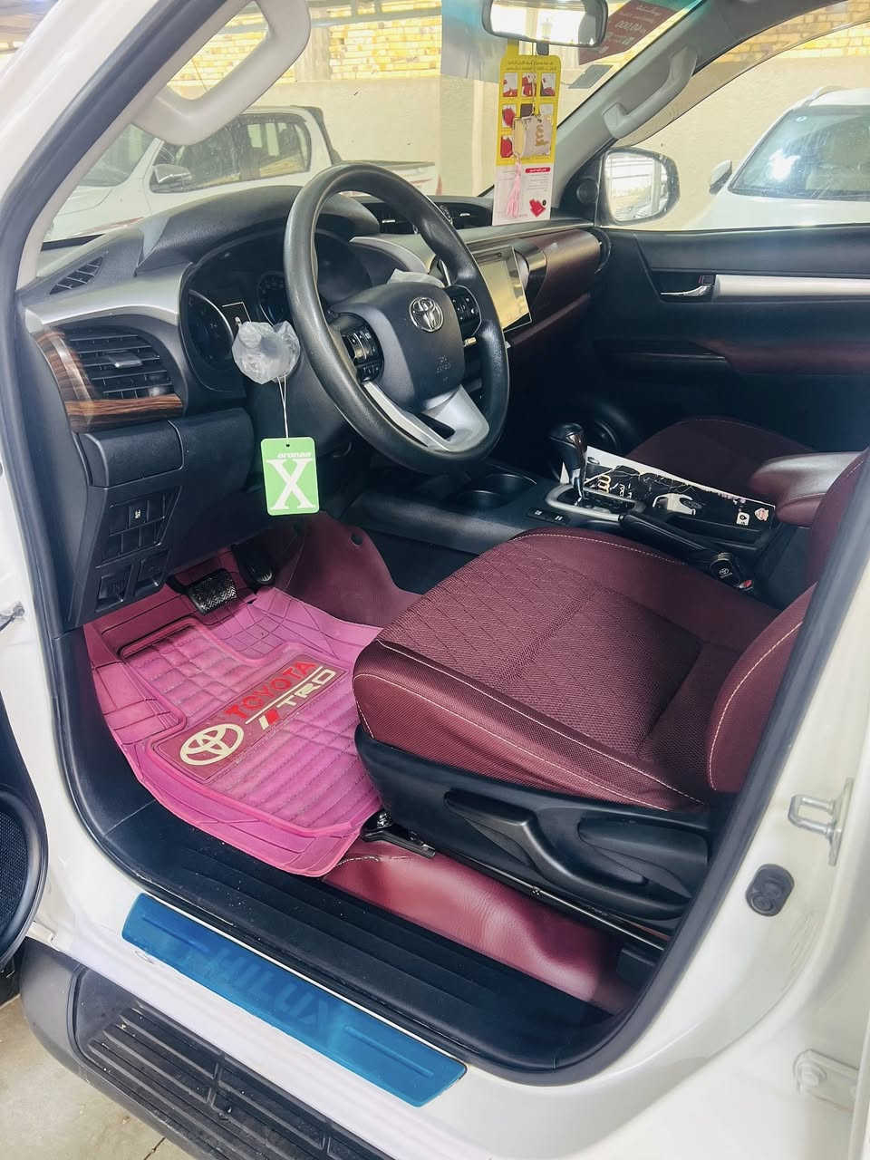 للبيع تويوتا هايلوكس فورويل
موديل 2020 رقم بغداد دولي 
فول مواصفات واحد ع واحد 
السعر 285 وبيها مجال 
للاستفسار ***********
