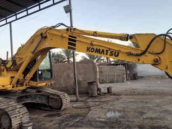 حفاره كوماتسو داش 6 موديل 2000
رقم اربيل محرك مجفت جديد هودرليك ماملعوب بي امئسسه نقار 9 رولات جب زراعي حفاره جاهزه الشغل  مكانها...الرمادي...للاستفسار ***********
