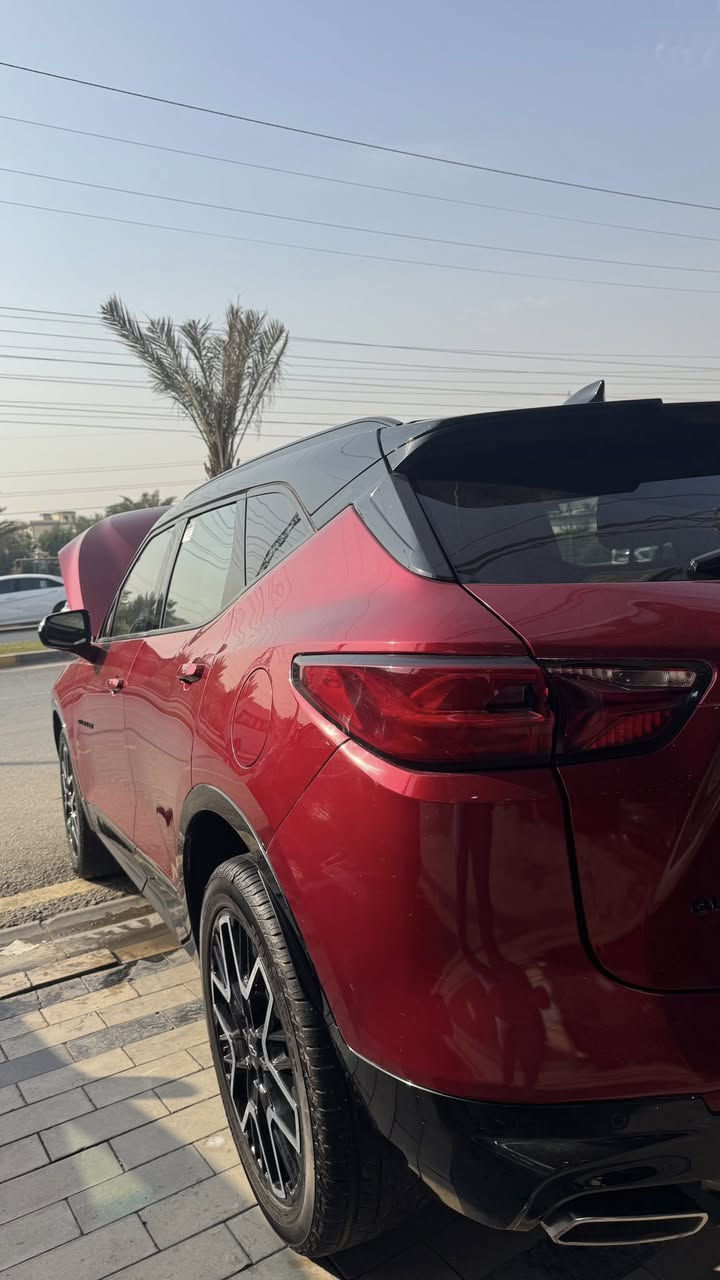 السلام عليكم 
شوفر بلايزر RS 2024 
الموصفات 
كشنات جلد تدفئة تبريد سترين كذلك 
خمس كامرات 
ماشيه 10 الف
ردرات
بنرامه 
حساست امامي خلفي 
السياره ماعيزه شي 
واحد على واحد 
السياره حادثهه قبق جنطه فقط 
السعر 235
رقمه نجف شهداء 
مكان السياره بل نجف 
***********
***********
