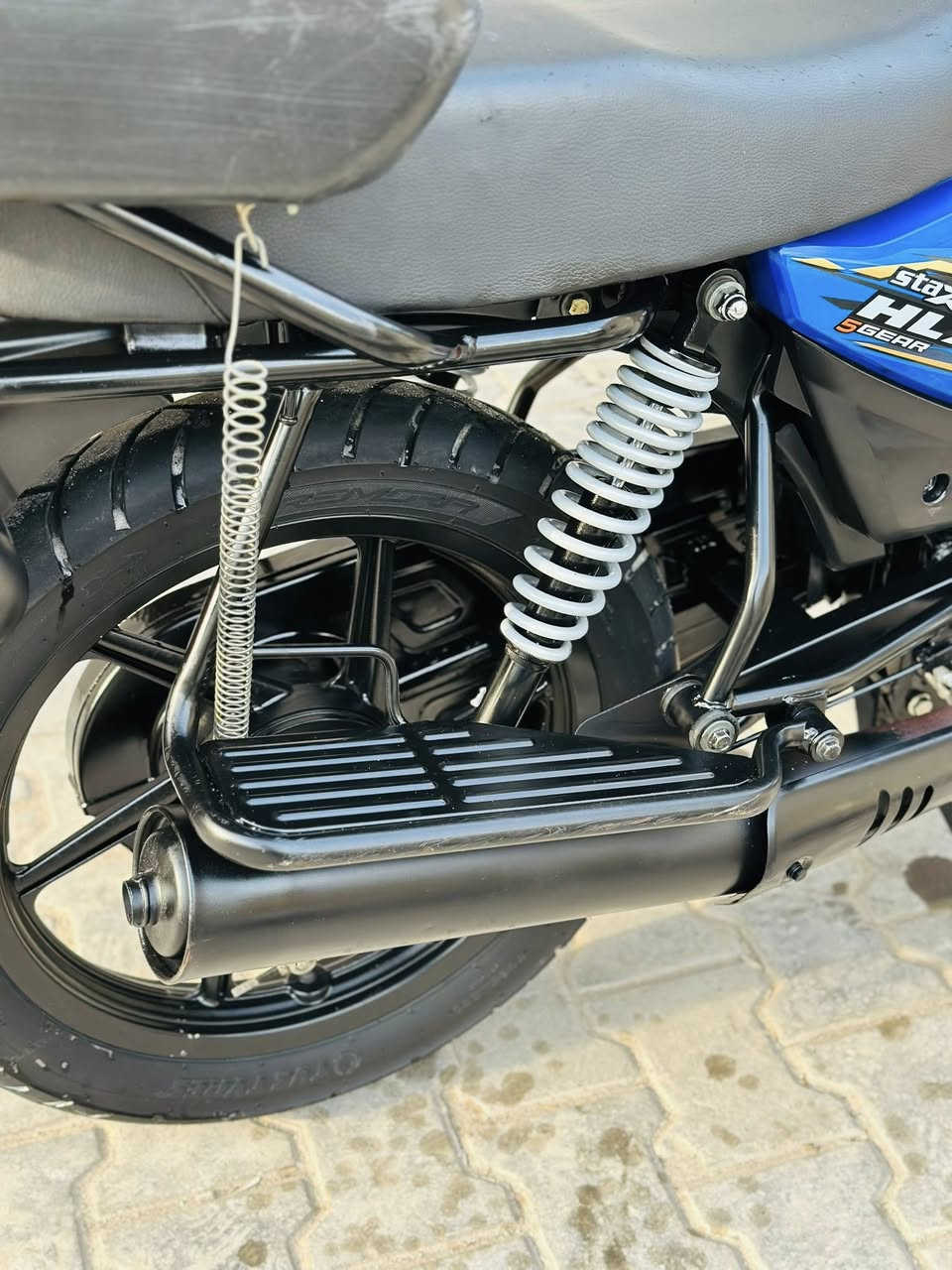 السلام عليكم Tvsللبيع  مديل٢٤ اوراق بسمي عنواني بصره شارع الوفود ***********فقط وتساب
