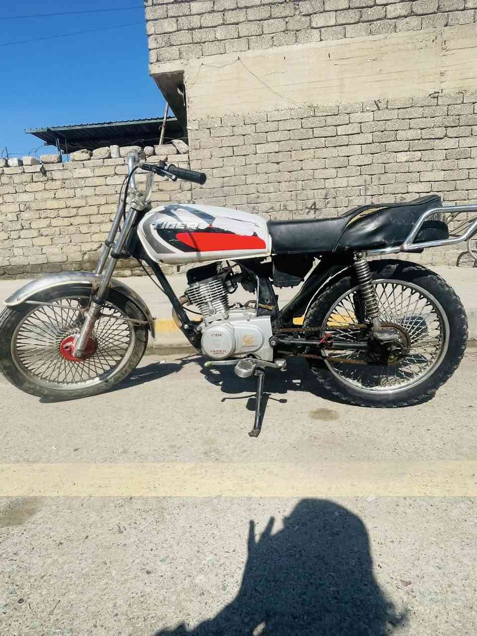 دراجه البيع 2023 السعر 300 وبيه مجال مكاني حي البكر مكينه خرسه  ***********
