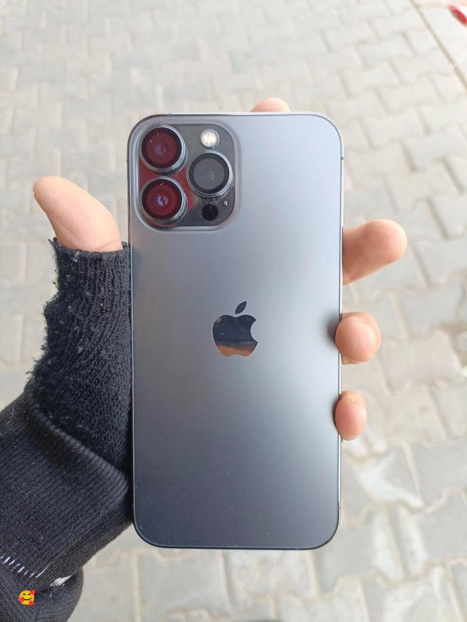 سلام عليكم
الجهاز ايفون 13 برو ماكس 
نموذجه : A امريكي 
الون : اسود 
ذاكرة : 1 تيرا 
بطاريه 90 
جهاز وتر لا مفتوح لا مبدل بي شي 
ملحقاته ، شاحنه ، 3 كفرات هديه
السعر 750 وبي مجال قليل 
مكاني النجف حي النصر  
شراي راسل واتساب : ***********
