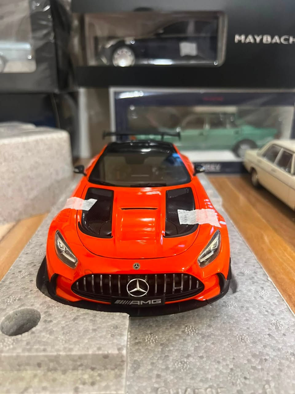 مساء الخير اصدقائي
1/18 
Mercedes -benz 
Amg GT black series
Limited edition
السعر 210$


**إذا كنت صاحب هذا الإعلان وتريد حذفه لأي سبب، رجاءا أرسل رسالة إلى الدعم الفني**