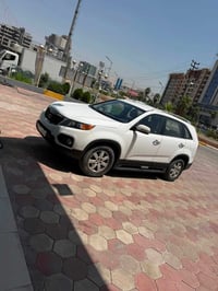 كيا سورينتو للبيع، موديل 2012. قطعت السيارة 73xxx كم. مالك واحد فقط. ل...