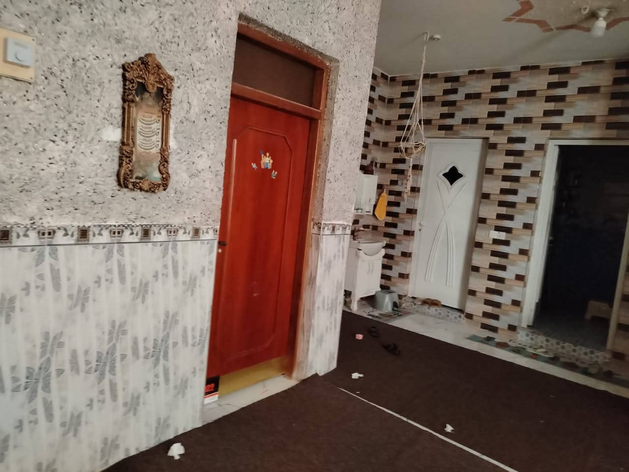 بيت 200 متر طابو صرف
منطقة حي الجامعه المربع الذهبي 
شارع 10 تبليط
طابقين جاهز
رقم صاحب الدار
*********** ابو أمير
